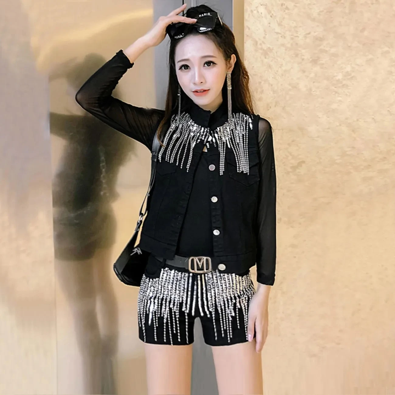 Rompi Modis Set Pendek Pakaian Jalan Wanita 2025 Musim Semi Musim Panas Versi Korea Baru Atasan Payet Rumbai + Celana Pendek Set Kasual Dua Potong