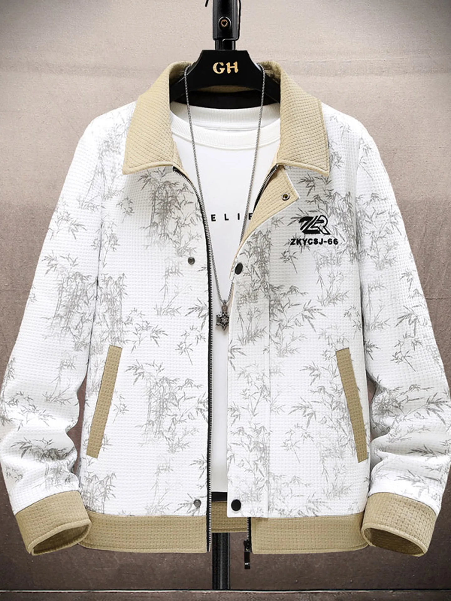 

Осень-зима, новинка, мужская куртка с воротником-стойкой, приталенная, модная, с вышивкой, повседневная, модная, на молнии из полиэфирного волокна, Clo...