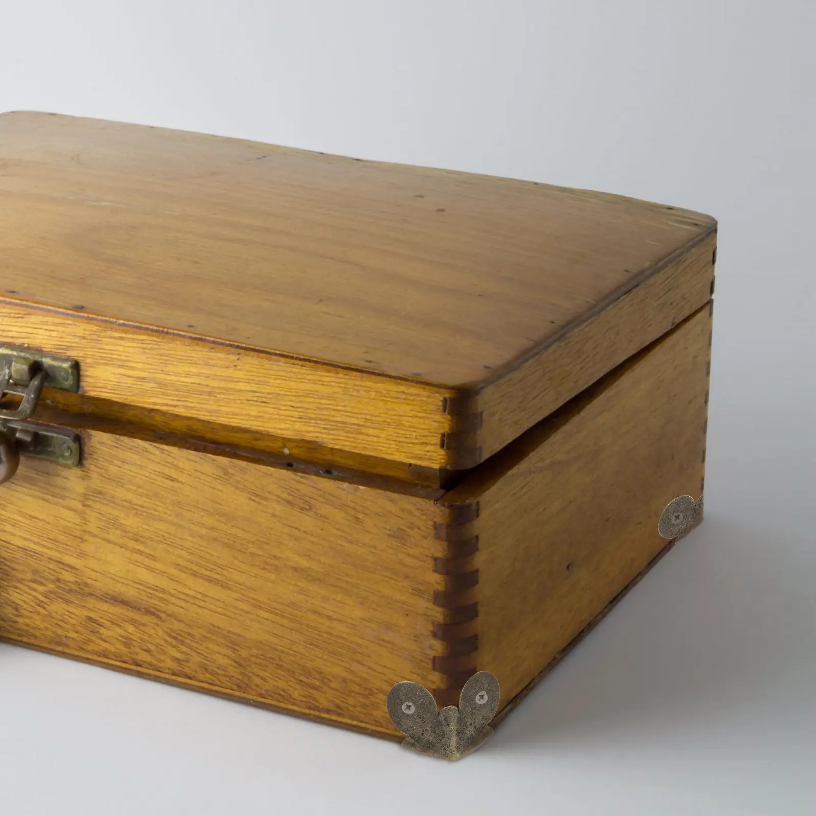 

20 шт. антикоррозийных ретро-уголковых защитных накладок из железа в форме треугольника для деревянных ящиков, шкафов и выдвижных ящиков для хранения