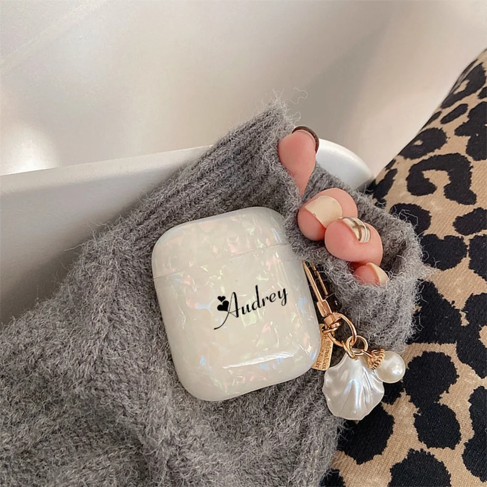 حافظة AirPod مخصصة مع لؤلؤة وقذيفة سحر جمالي اسم شخصي حافظة AirPods لأجهزة AirPods 1 2 Pro 2 غطاء سيليكون فاخر