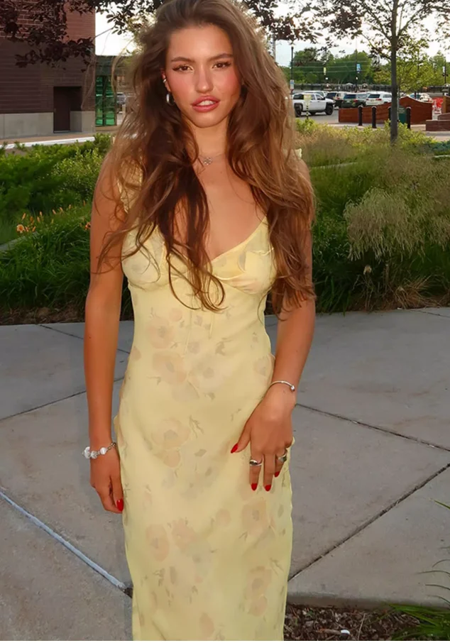 

French sweet and spicy girl ruffled floral V-neck slip dress, feminine backless slimming bodycon maxi dress