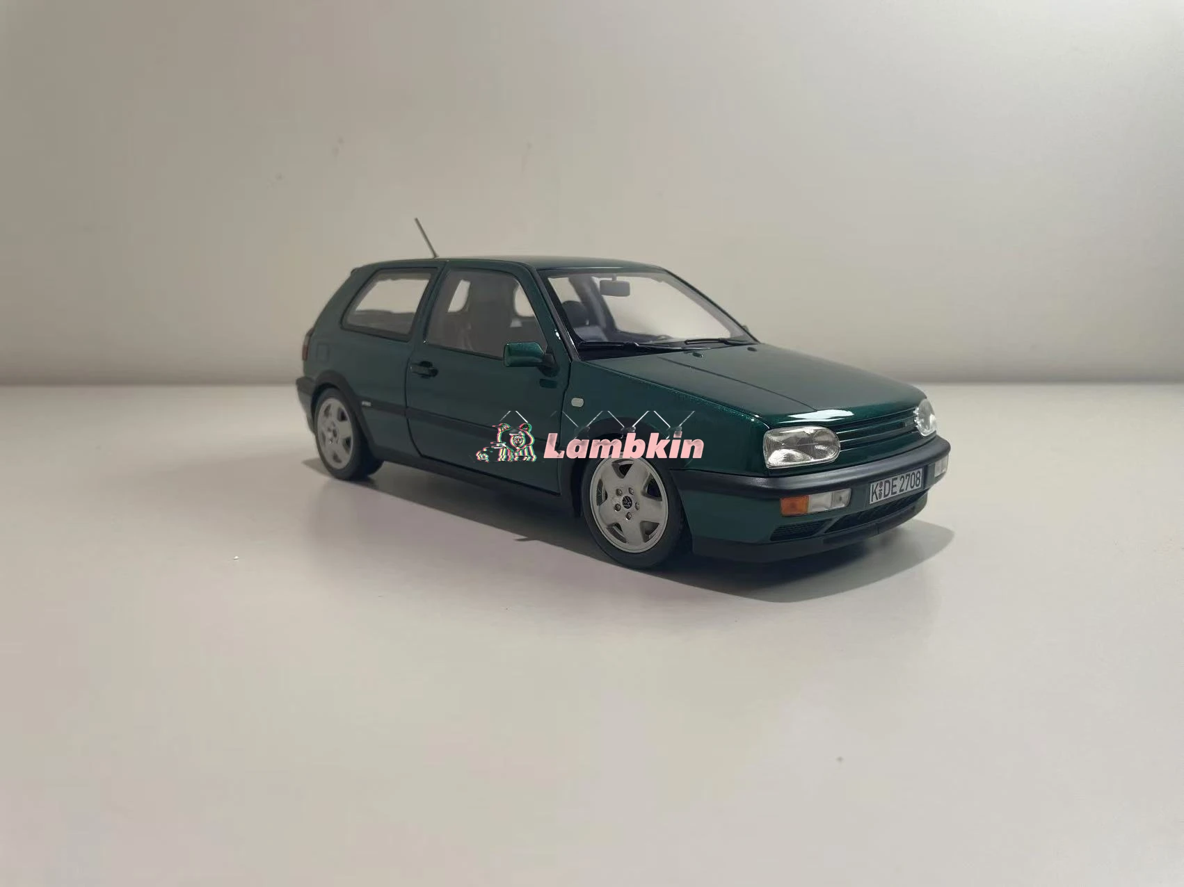 NOREV 1:18 VW Golf VR6 simulation rare green alloy car model ornaments gift openable collections