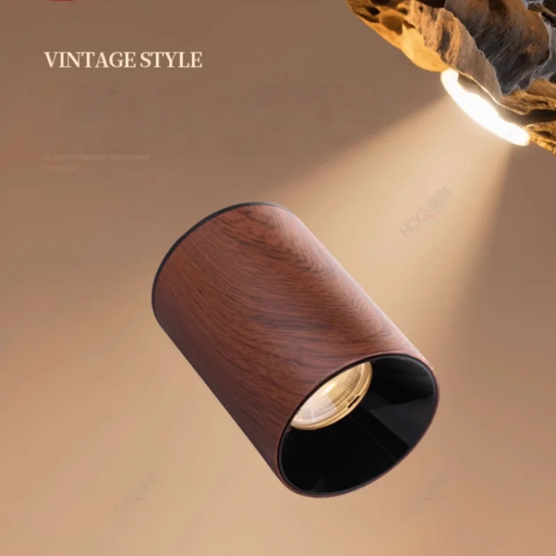 CANTH walnut-colored exposed spotlights without a main light are suitable for the medieval style of hotels and homestays