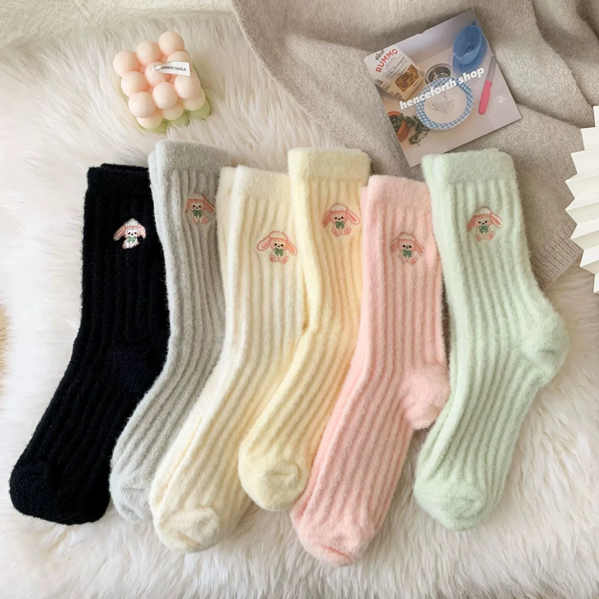 Women's Autumn and Winter Mid-Calf Socks, Thickened Warm Fleece Cartoon Rabbit Winter Home Floor Socks, Sleep Socks