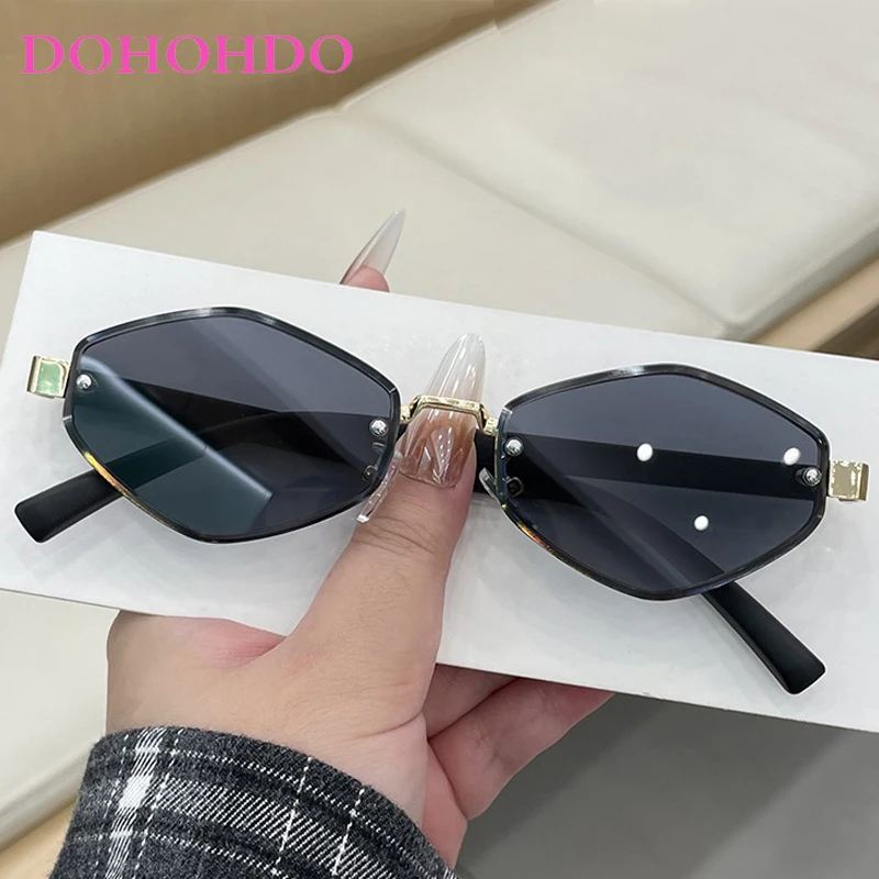 

Popular Vintage Brand Design Metal Polygonal Women Sunglasses Fashion Luxury Small Frame Men Shades Outdoor Travel Eyewear UV400