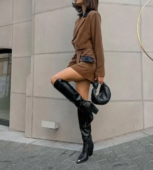 

Autumn 2025 High-End Fashion Casual Suit Set, Women's Short Style, High Waist, Color Blocked Irregular Short Skirt Two-Piece Set