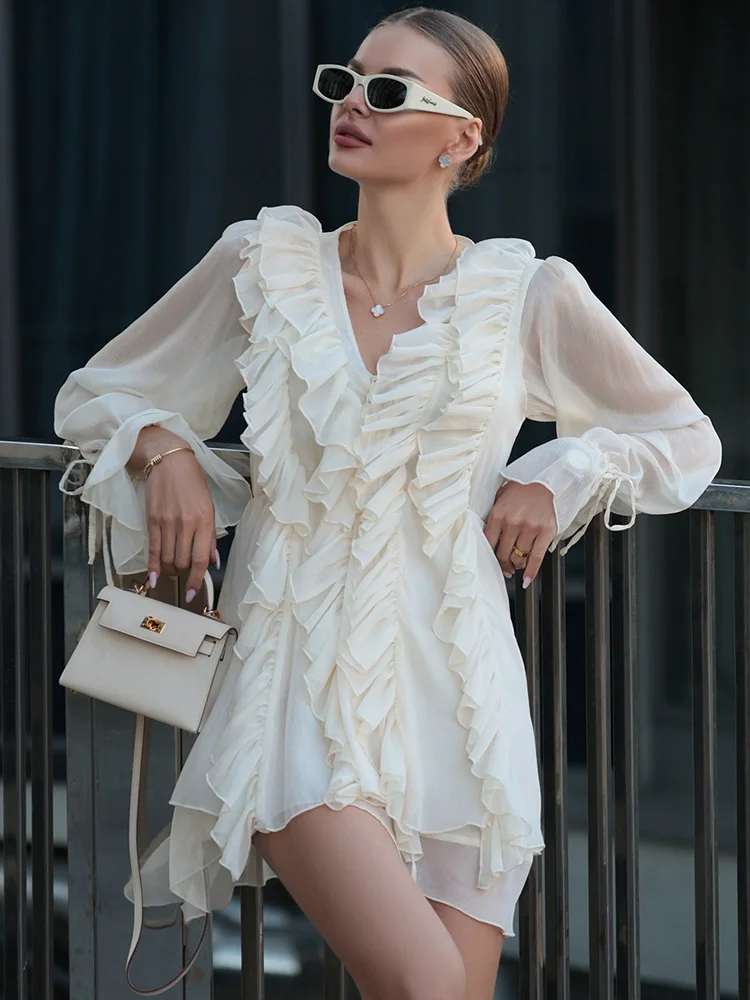 Mini abito con volant in chiffon bianco Tossy per donna Abito da sera elegante con lacci trasparente patchwork Abito aderente femminile sottile