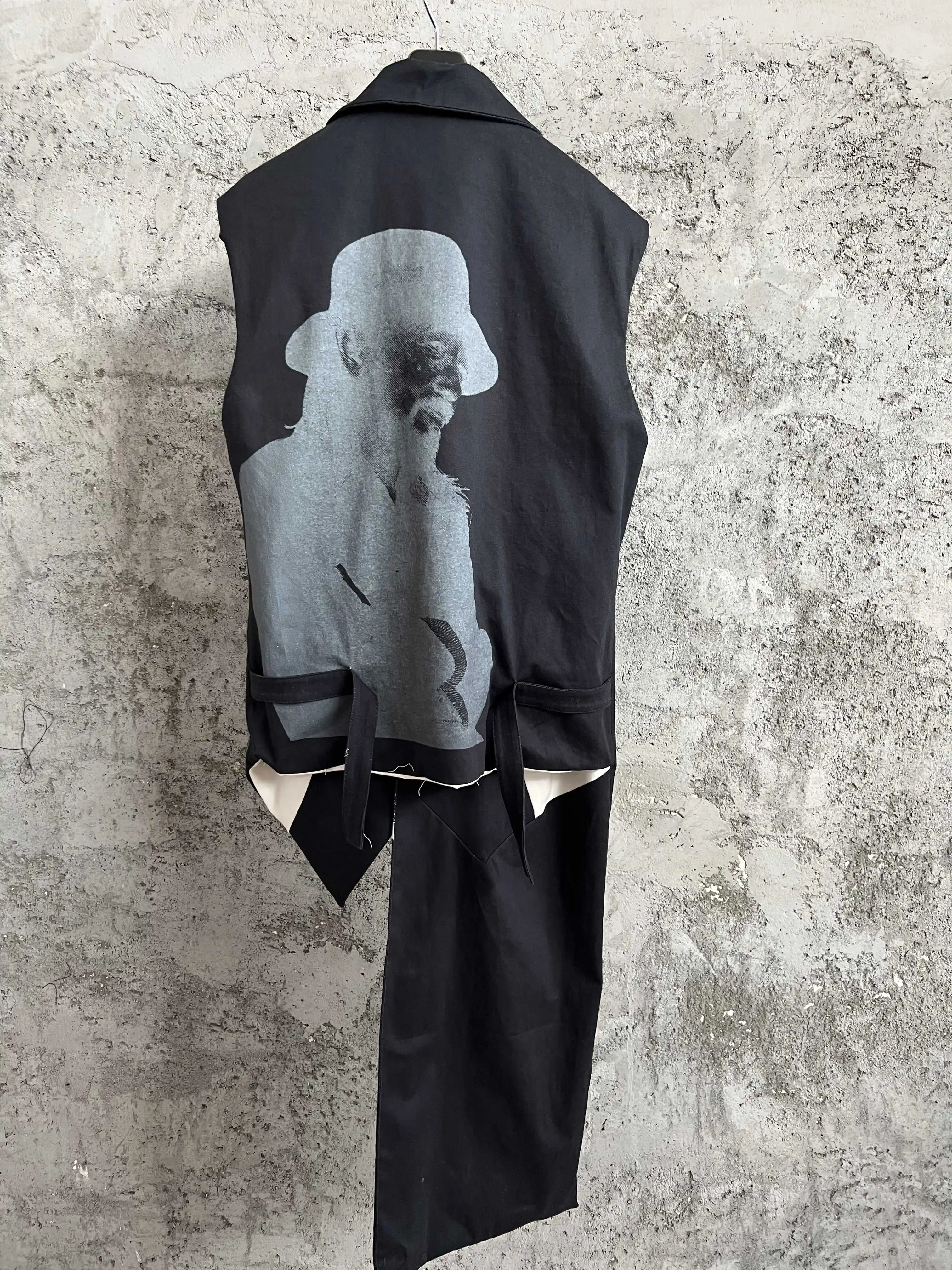 صدرية مطبوعة غير متماثلة بنمط مطبوع بتصميم ياباني أصلي بدون أكمام