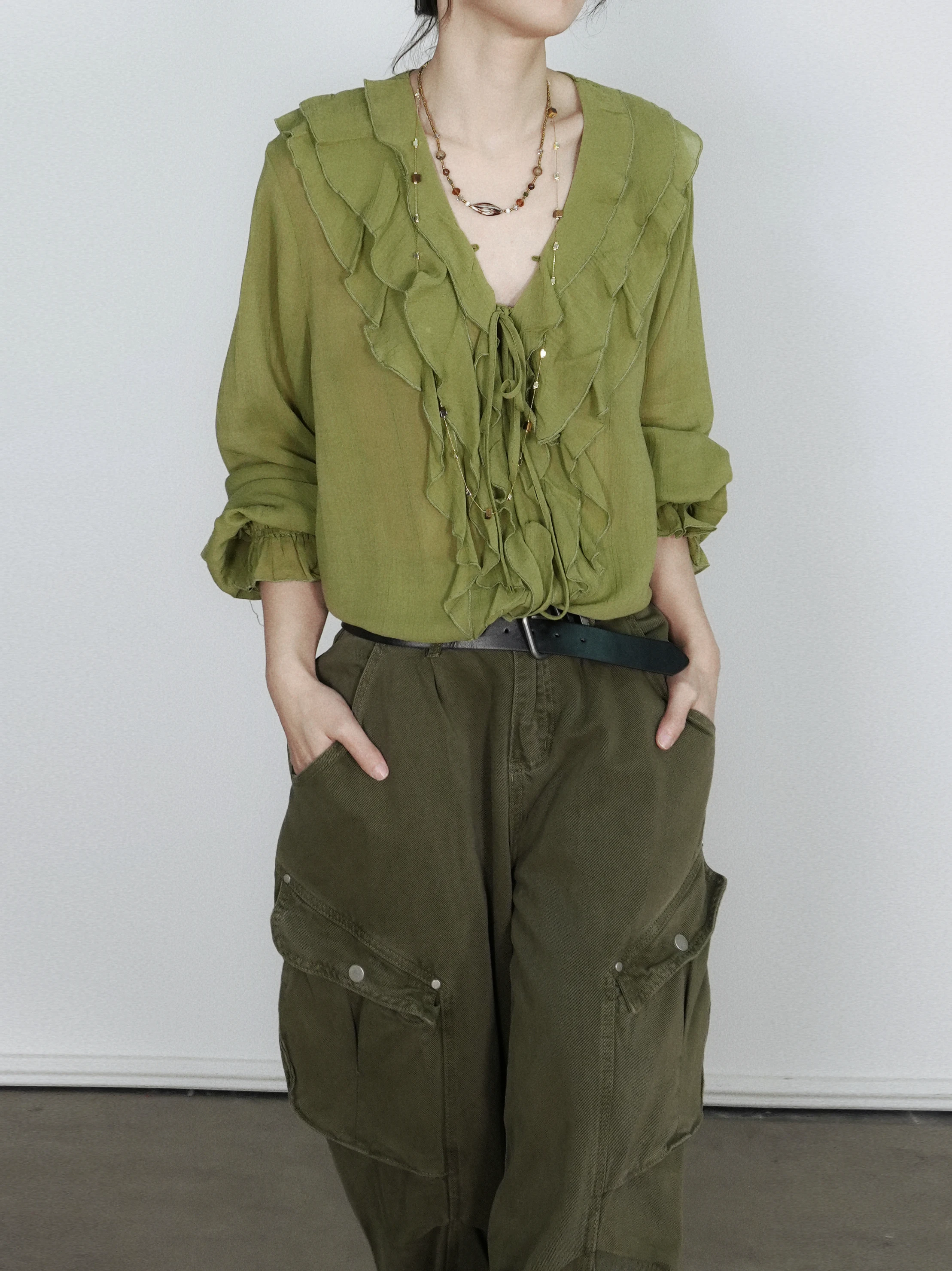 

Женская рубашка с V-образным вырезом для ранней весны UXI: Элегантная, хлопковая, с длинным рукавом, дышащая, легкая, с защитой от солнца, свободного кроя