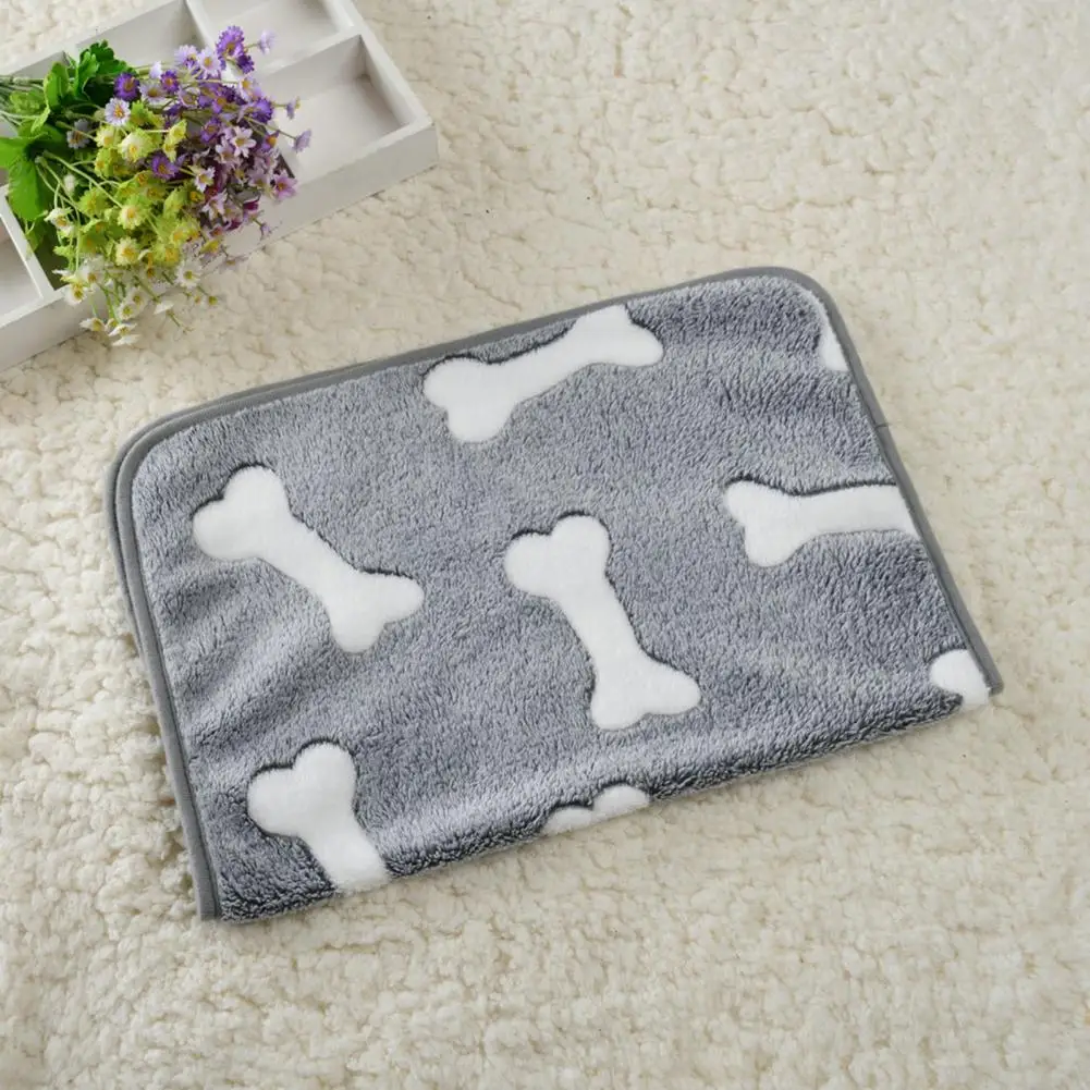 Pet Blanket Non-slip Milk Bottle Carrot Bones Pattern Warm Pet Mat Dog Cushion Blanket Pet Supplies