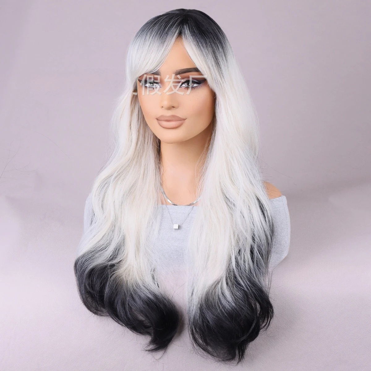 أبيض وأسود يسلط الضوء على الانفجارات المائلة موجة طويلة شعر مستعار طويل مجعد موجة شعر مستعار اصطناعي #2