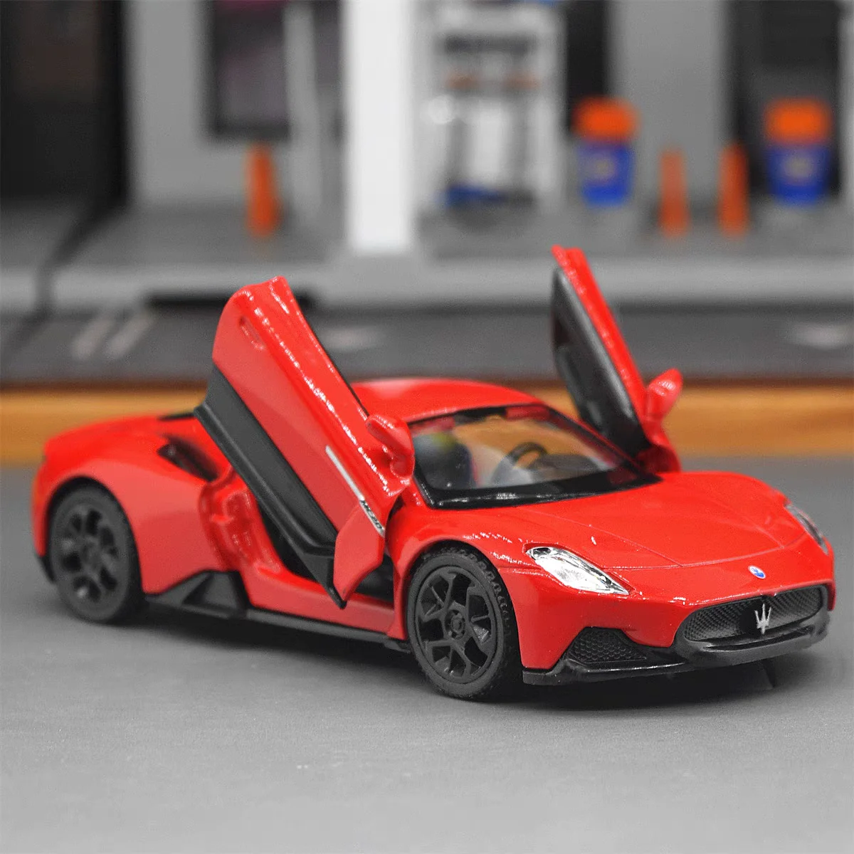 Maserati MC20 Supercar Моделирование литья под давлением и игрушечный автомобиль с откатом автомобиля RMZ city 1:36 Коллекционная модель из сплава Подарки для детей