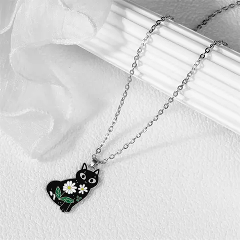 Black White Cat Pendant Necklace with Daisy Flower Alloy Cute Kitty Jewelry Golden Silver Color O-Chain Lobster Clasp Girls Gift