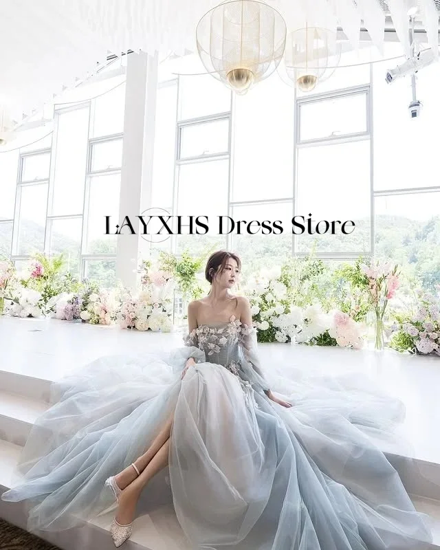 2026 جديد وصول كوريا فساتين حفلات الزفاف ألف خط قبالة الكتف ثلاثية الأبعاد الأزهار صورة تبادل لاطلاق النار فستان الأميرة مخصص ثوب مسائي #3