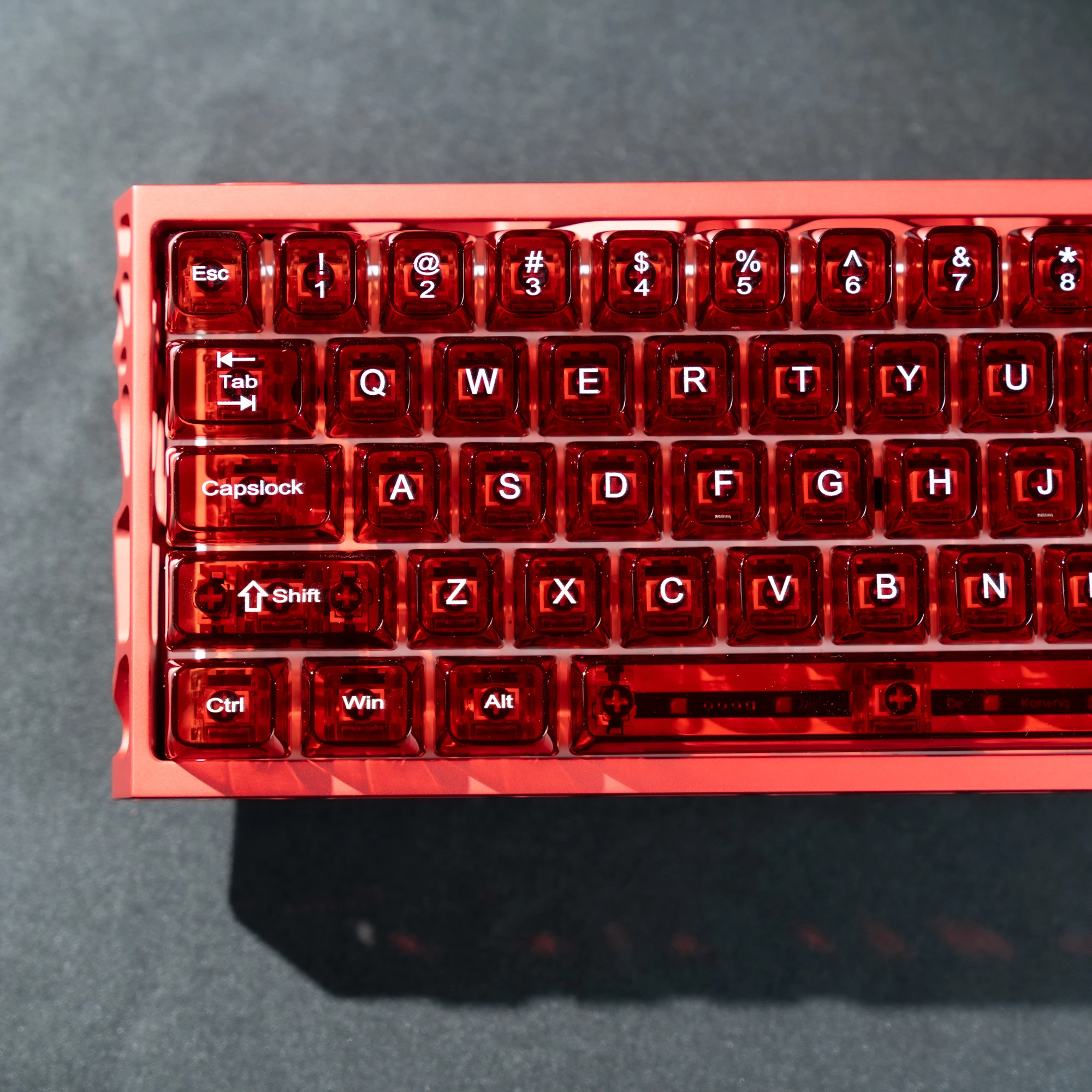 MDAプロファイル レッド透明RGBバックライトキーキャップ 115キー クリアクリスタルセラミックPCキーキャップ Cherry MXスイッチ対応 ゲーミングキーボード用