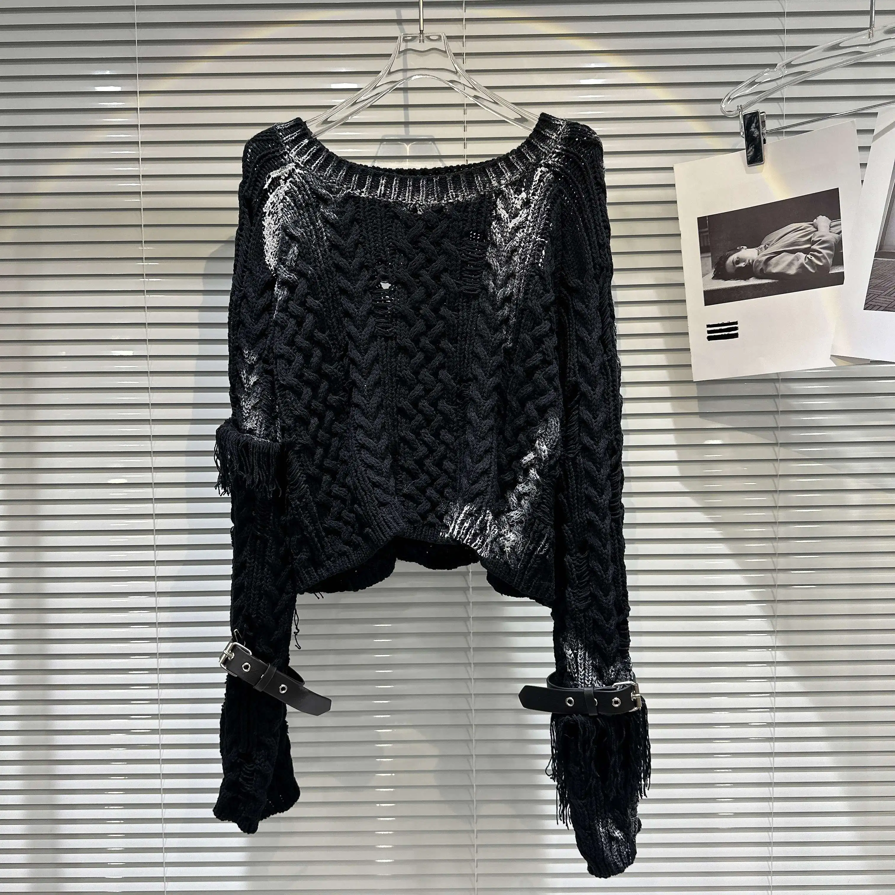 Mode Dames Zwarte Riemgesp Gebroken Gat Gebreide Truien 2024 Herfst Nieuwe Lange Pullovers Dames Trendy