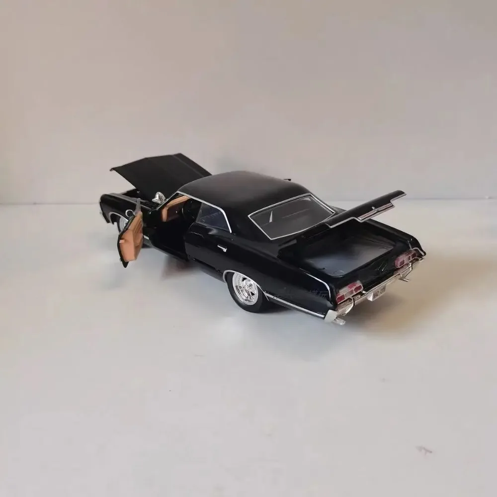 В наличии: Коллекционная модель JADA Toys Supernatural 1967 Chevrolet Impala Sport Sedan, масштаб 1:24, литая под давлением