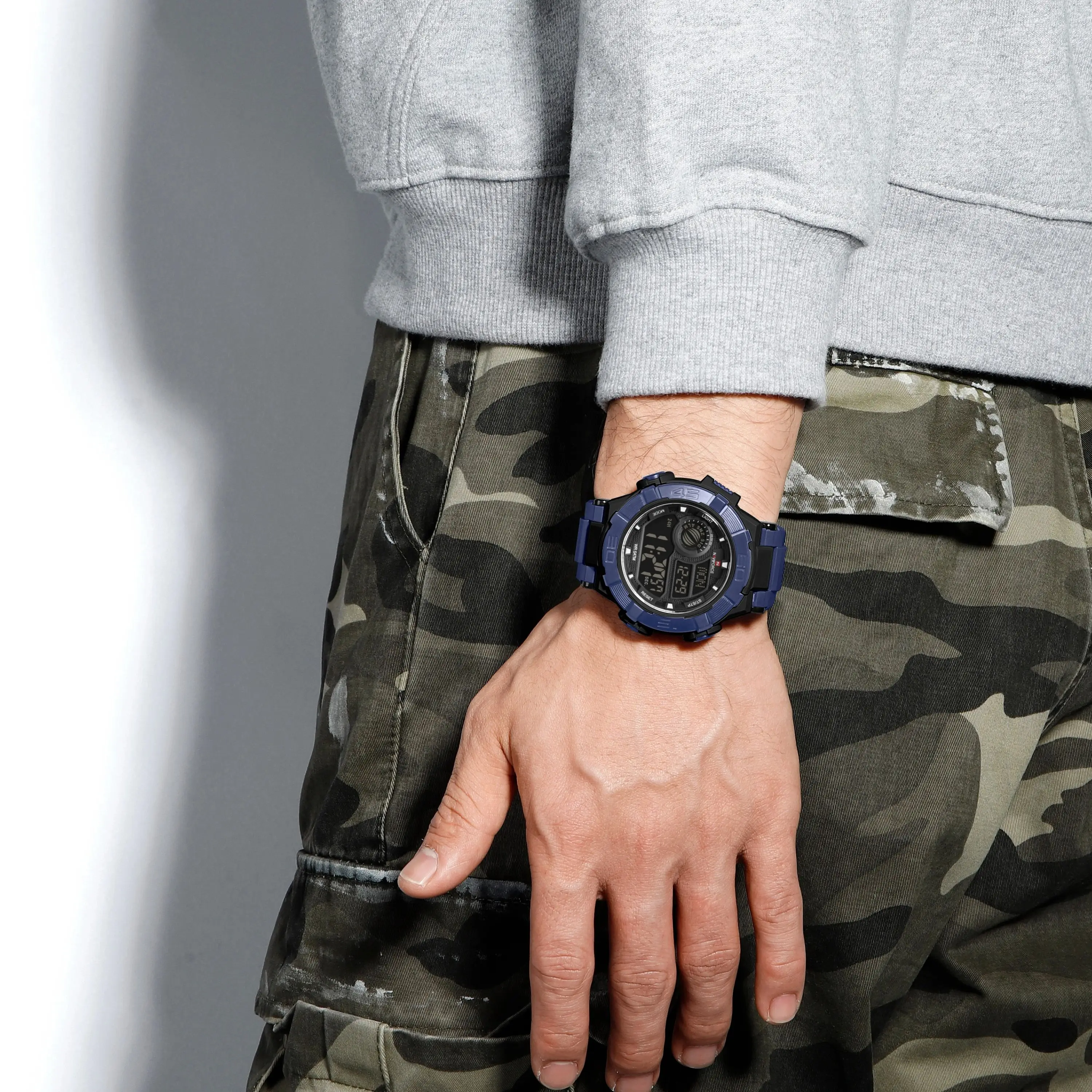 

NAVIFORCE Digital Display To Explore The Wind men's Watch Luminous Multi-Button Design Function Blue TPU Belt Men's Watches 2026