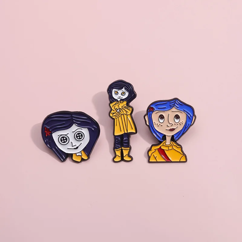 Simpatico cartone animato Disney Coraline the Secret Door Badge regali per bambini amici accessori spille per zaini spille per donna uomo