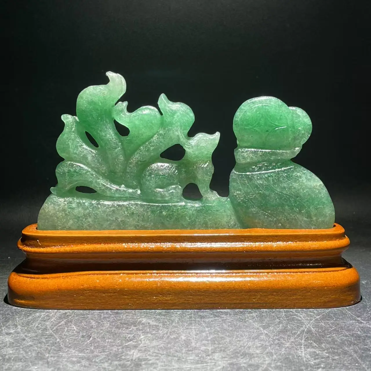 New 100% natural green strawberry crystal carved nine tailed fox money bag ornament for home decoration