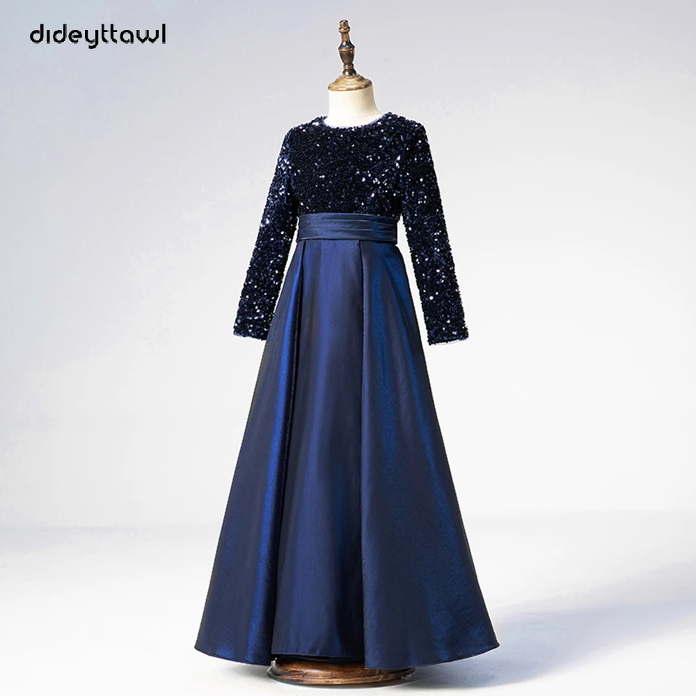 Muslimate blu Navy maniche lunghe paillettes Flower Girl abiti Satin Concert Birthday Party banchetto Junior Gown lunghezza del pavimento