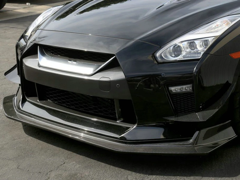 

Nissan GTR R35 2013, удлинитель переднего крыла в стиле VRS (для переднего бампера OE EARLY)