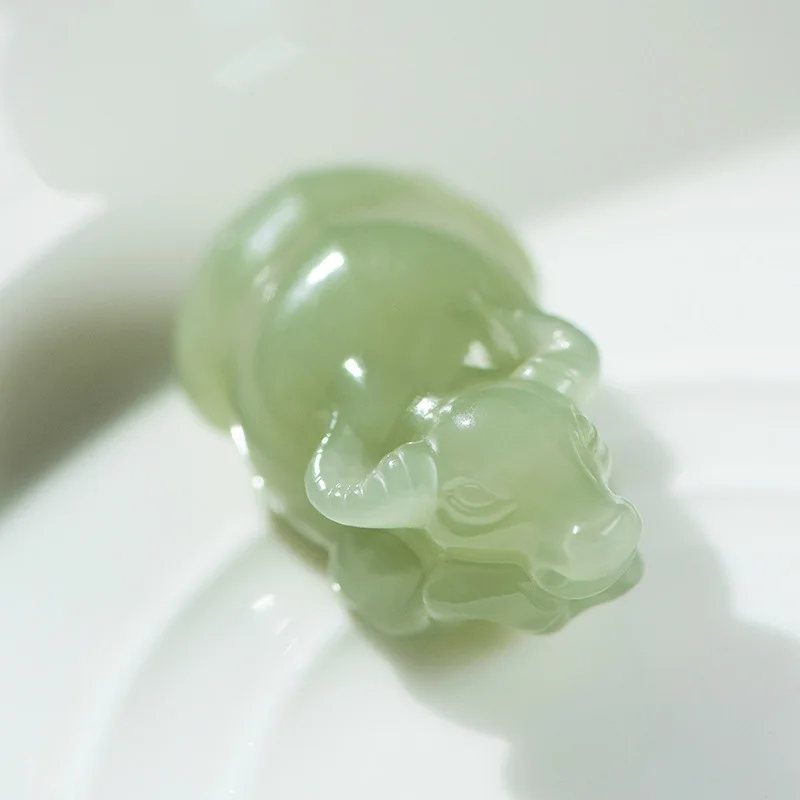 

Hetian Qinghai Material Twelve Zodiac Ox Turning Men And Women Three-Dimensional Ox Jade P