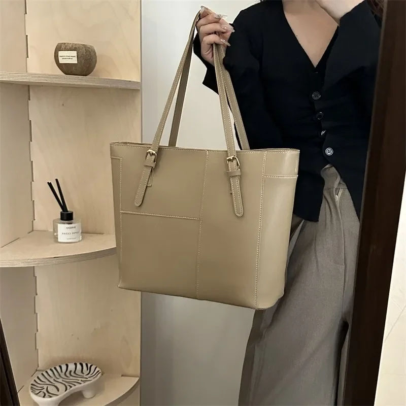 High-quality Leather Large-capacity Commuter Tote Paris New High-level Sense of Fashion Trend Leather Women\'s Bags Large Bags