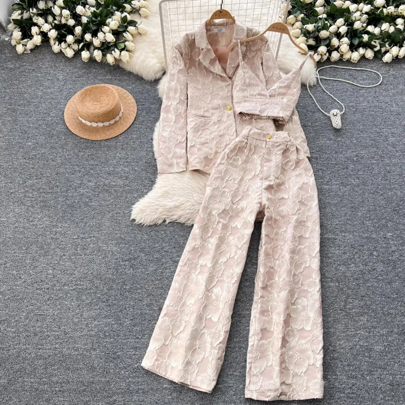 [ZOCI] Set Of Light Mature Style, High-end Embossed Gold Flower Long Sleeved Suit Jacket, Short Camisole Vest+wide Leg