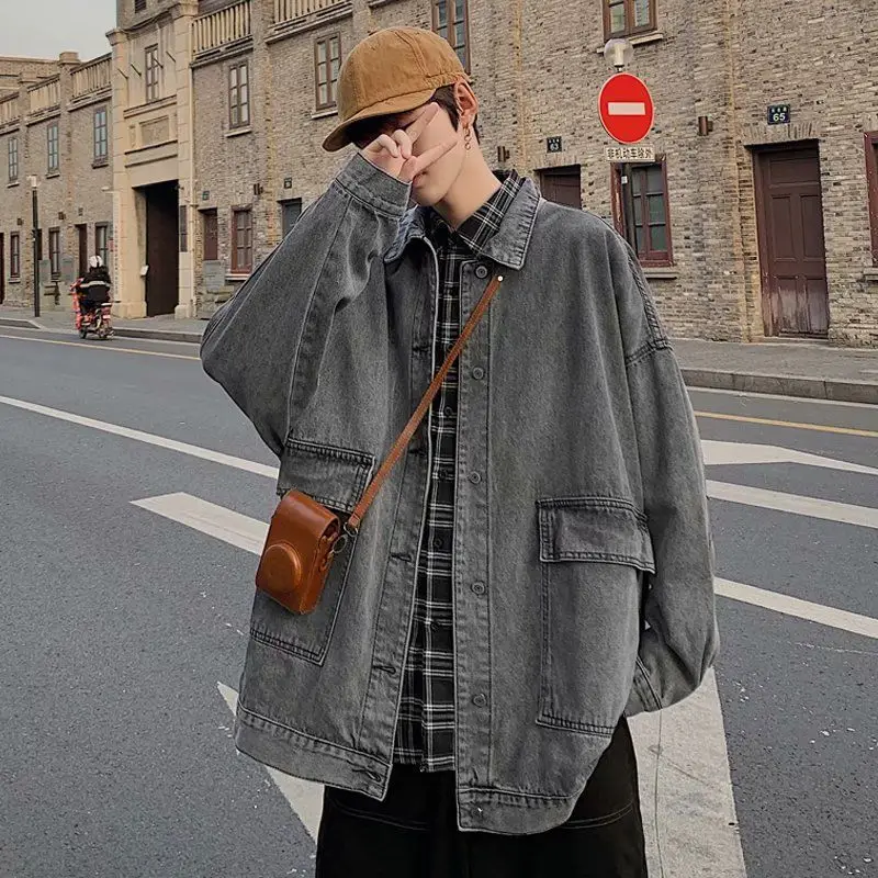 

Мужская куртка-пальто в винтажном классическом стиле от оригинальных брендов для осени, зимы, весны и лета – модная мужская одежда