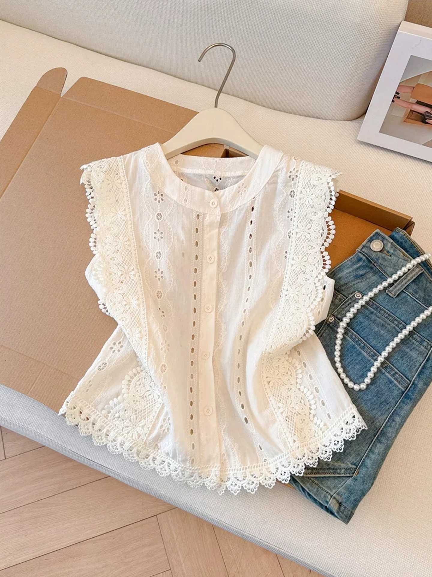 

Embroidered Hollow out Short Sleeveless Women's Linen Shirt Summer New Style Korean Loose Fit Button Detail round Neck Top