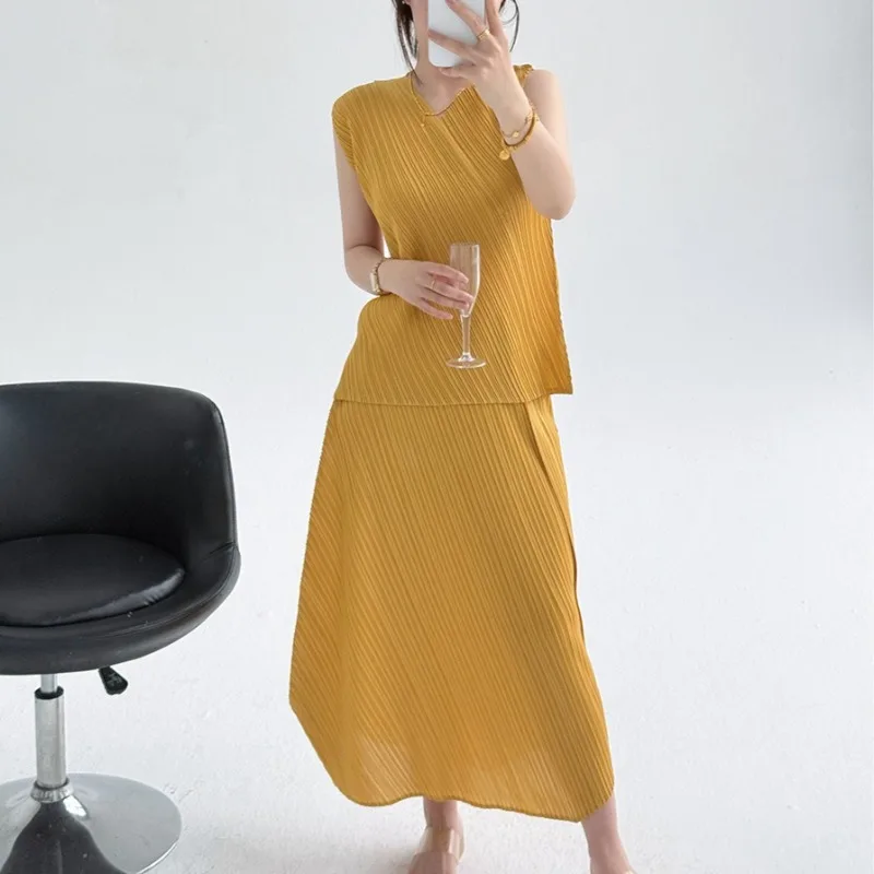 

Miyake Pleated T-Shirt 2026 Summer New Irregular Sleeveless Vest Pleated Skirt 2-Piece Set Women's Lightweight Stretchy Clothing