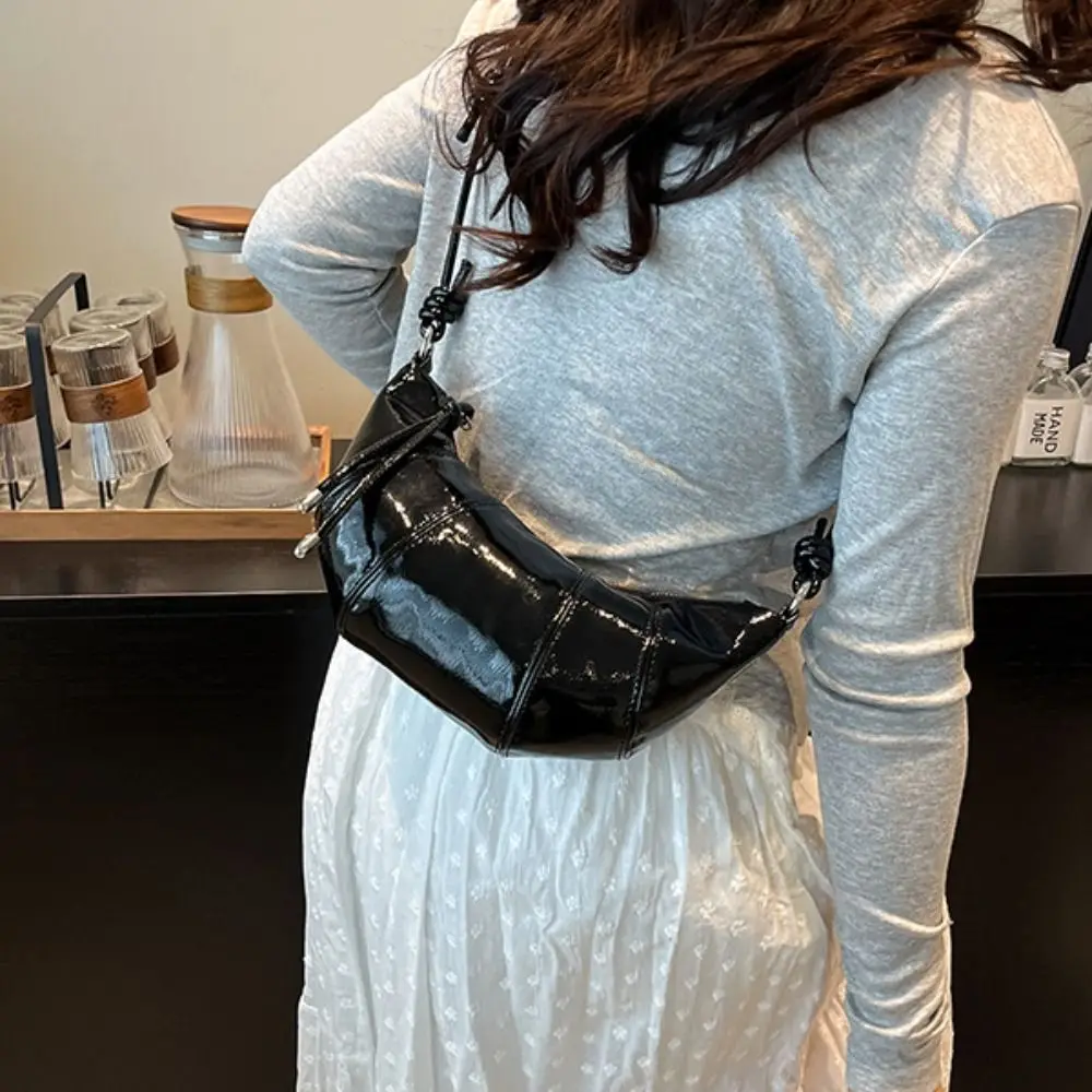 

Portable Vintage Croissant Crossbody Bag Pu Leather Solid Color Dumpling Shoulder Bag Retro Casual Women's Handbag Streetwear