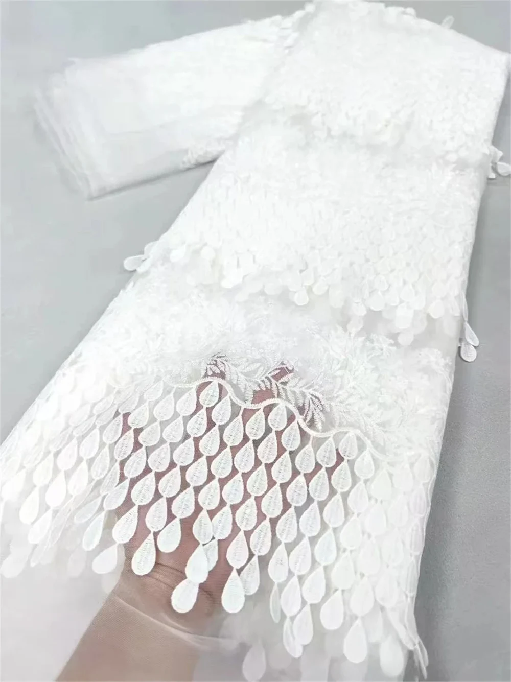 

African Milk Silk Sequins Lace Fabric 2025 Green High Quality French Tulle Lace Fabric For Nigeria Bridal Dress Wedding Party