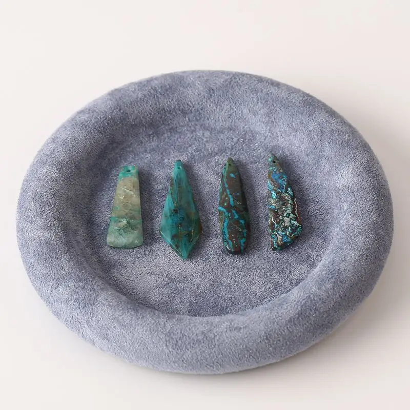 

Подвески разных форм хризоколла: набор из четырех бирюзовых подвесок из натурального камня, идеально подходят для ювелирных изделий ручной работы 33x12x4-41x14x4 мм-9,7 г