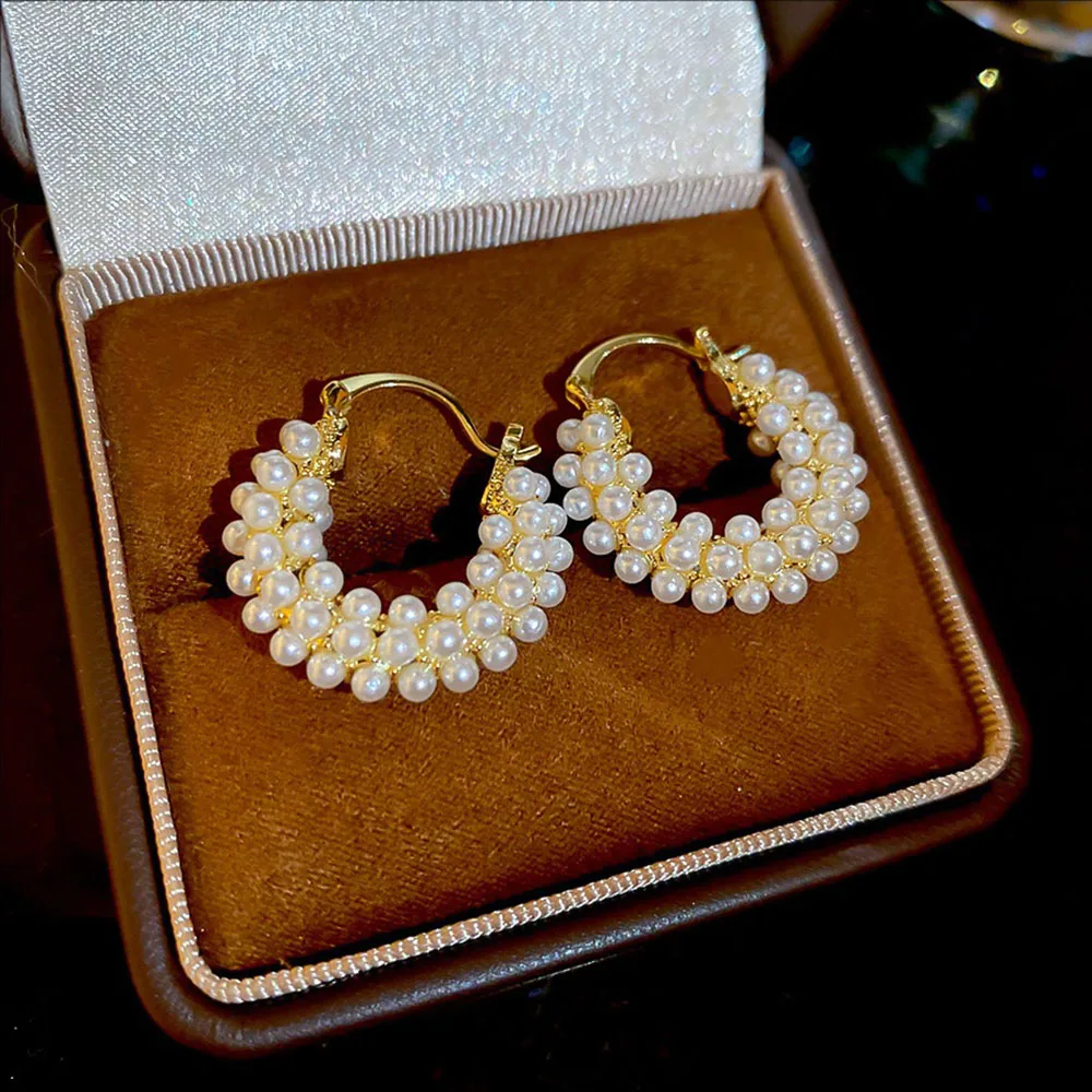 أقراط متخصصة جديدة مطلية بالذهب الحقيقي، أبازيم أذن مستديرة من اللؤلؤ، مجوهرات فاخرة ساحرة للنساء #2