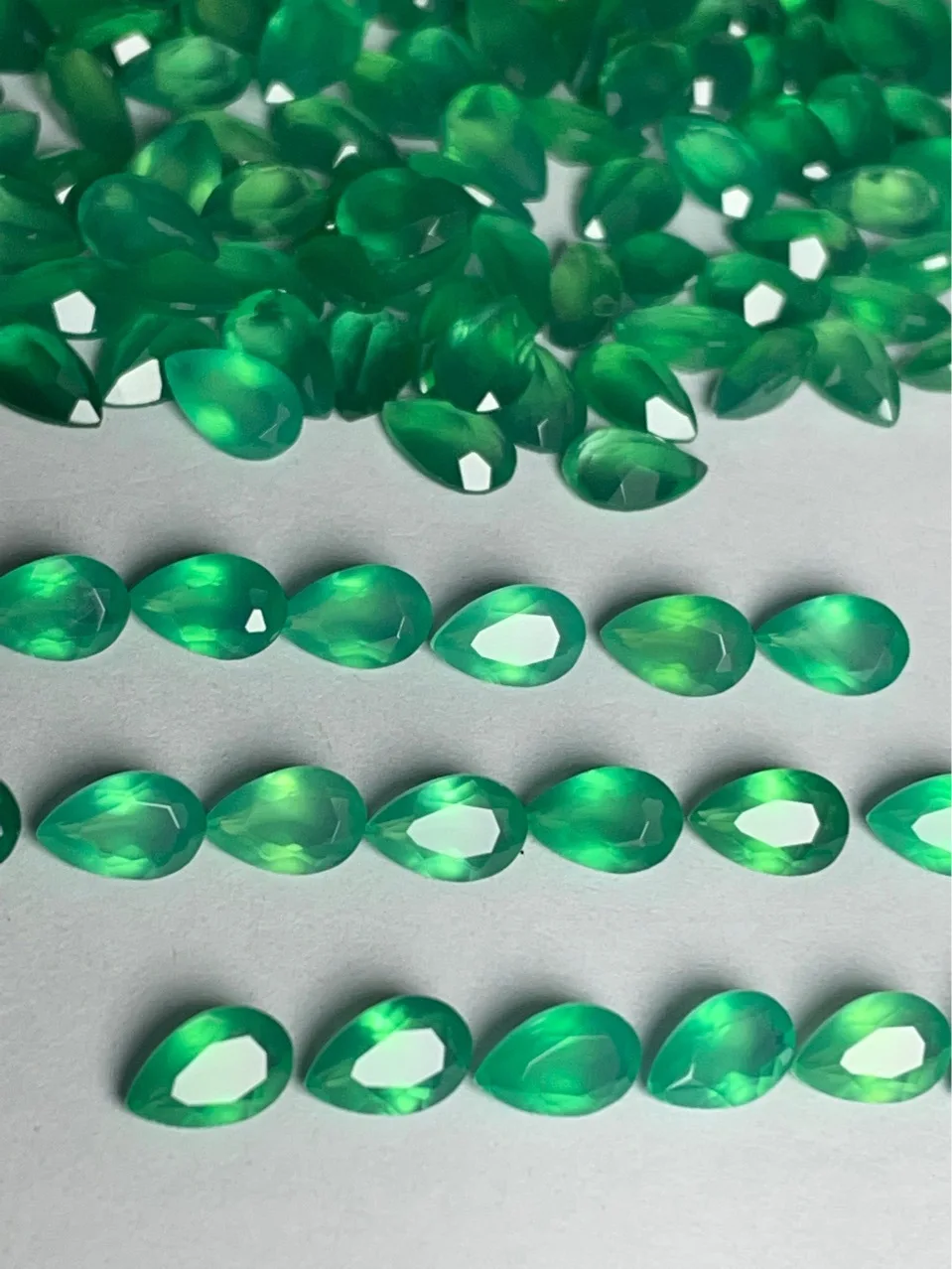 Factory Wholesale 100% Real Natural Pear Shape Green Agate Gemstone Loose Gems Diy Material for Jewelry
