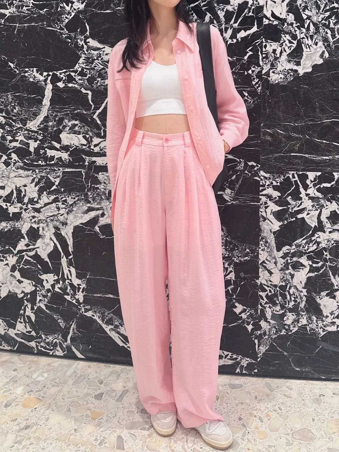 2024 Summer New Women's Wear Loose shoulder minimalist pink shirt paired with elastic waist straight wide leg pants 0516