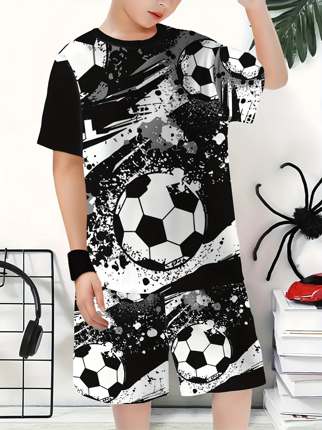 

Лето 2025 г., новый футбольный узор, топ с 3D принтом, шорты с короткими рукавами, комплект из двух предметов, подходит для уличной одежды