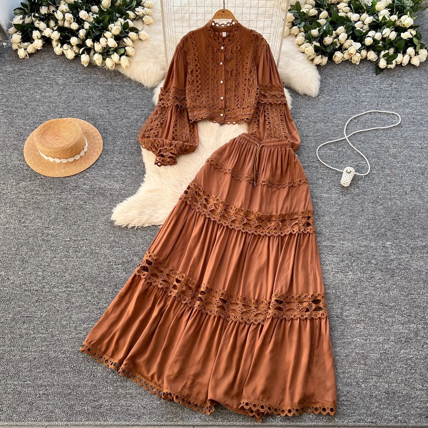 

2025 Women's Bohemian Beach Vacation Suit Women's Short Lantern Sleeve Top + High Waist Lace Splicing Skirt Two-piece Set
