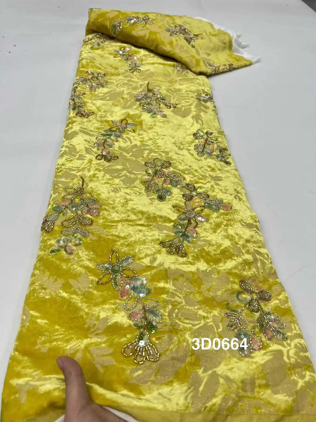 

2025 Luxury African Lace Fabric 5 Yards Velvet Lace Beaded Tulle Lace Fabric Embroidered Nigerian Fabric for Wedding Dress Sew