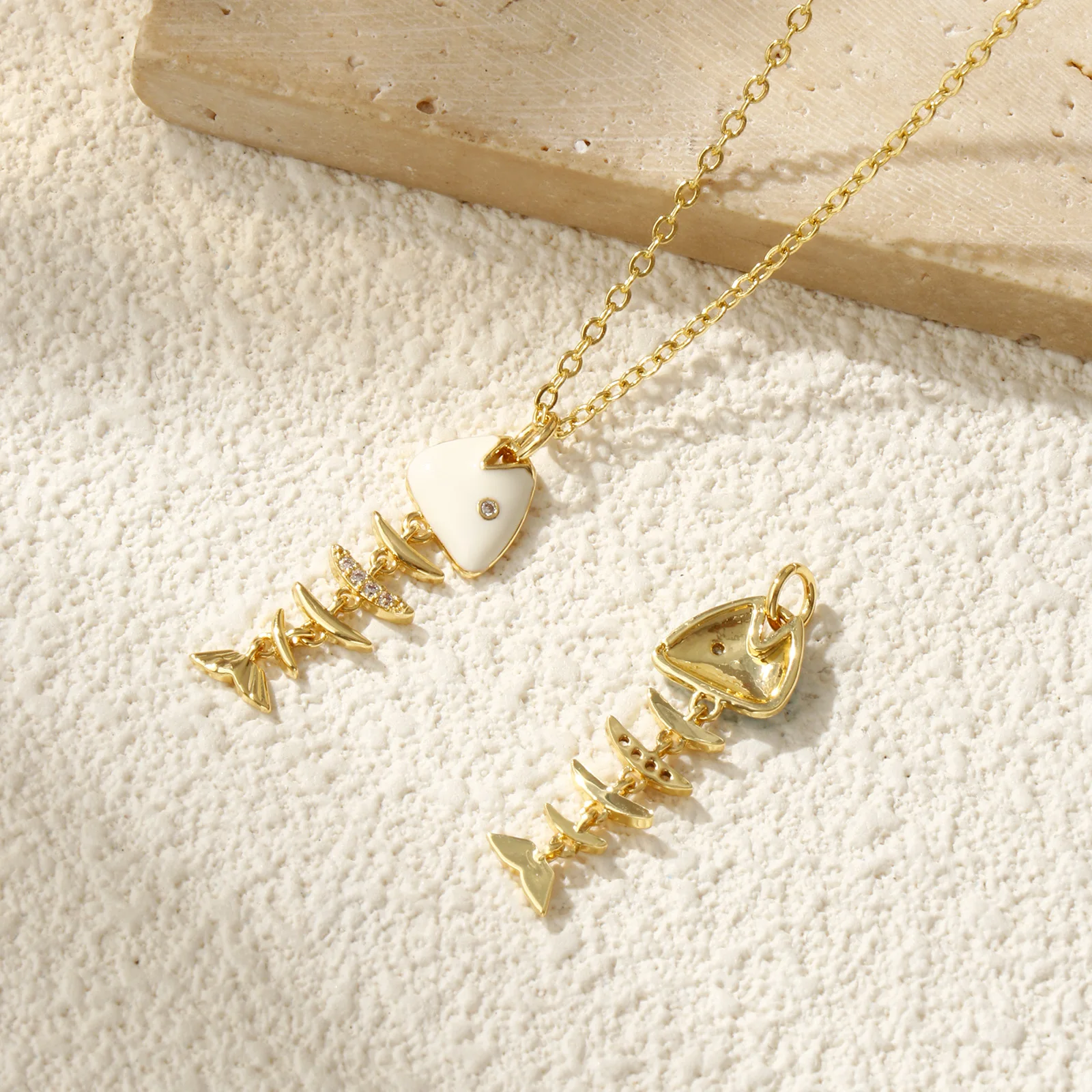 1 PC Brass Fish Bone Ocean Jewelry Pendants 18K Gold Plated Enamel Fish Movable Clear Cubic Zirconia Charms Findings  3.1cmx1cm