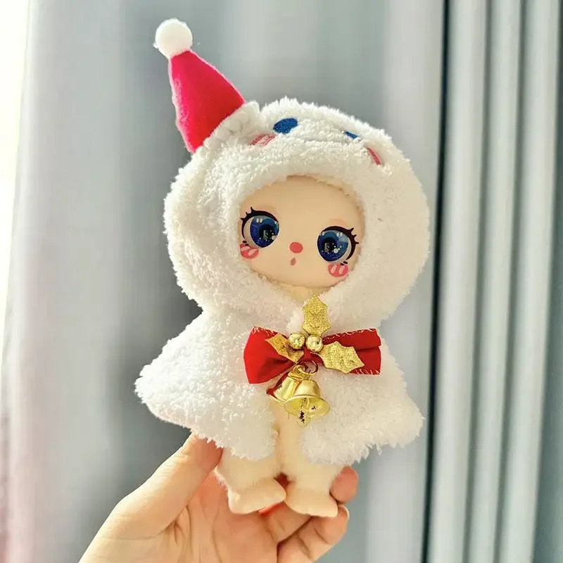 Liilaラッキーキャットペンダントドール、ぬいぐるみベビー服、雪だるま、エルクショール、かわいいクリスマスデコレーション、16cm