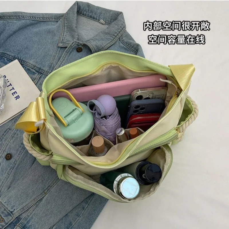 Hatsune Miku สินค้าอะนิเมะกระเป๋าสะพายนักเรียนสาวมูลค่าสูงการเดินทางเพื่อธุรกิจความจุขนาดใหญ่กระเป๋าสะพายข้างปรับได้ปัจจุบัน