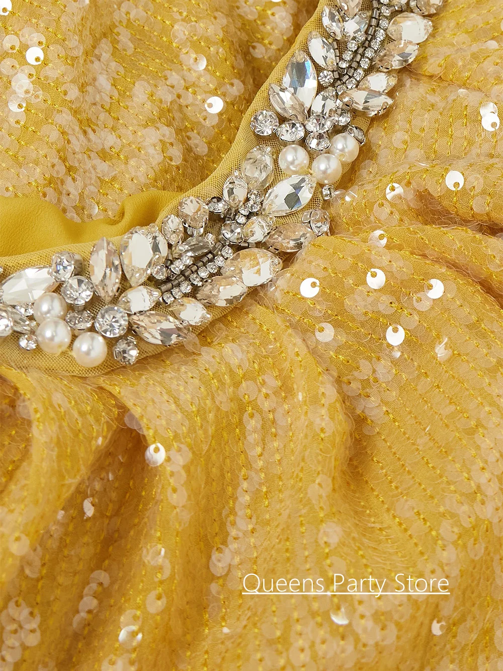 Mode-avondjurk op maat gemaakte hoge hals kristallen parels sweep trein een lijn lovertjes galajurk met cape robe de soiree