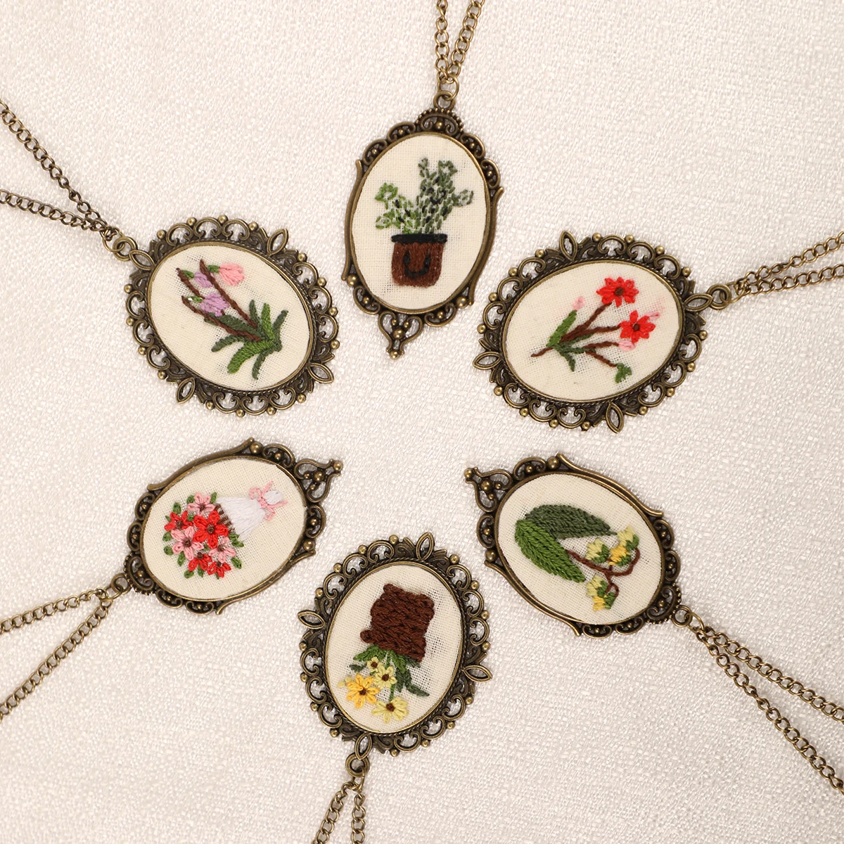 

DIY Pendant Embroidery Kit for Beginners Floral Flower Patterns Hand Stitch Embroidery Material Package Practice Kit Pendant