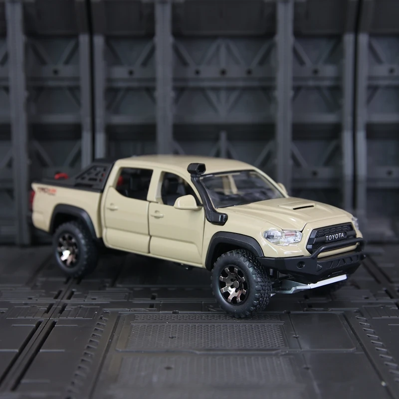 1:32 Toyota Takuma pastilla de aleación vehículo todoterreno modelo accesorios de coche puertas y tapas de motor el maletero se puede abrir como juguete