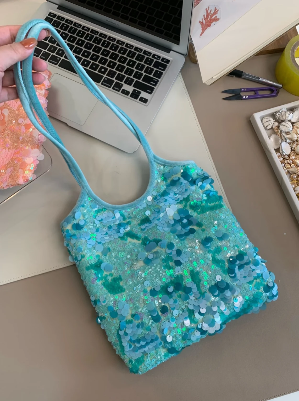 

Fashion Sequins Women's Shoulder Bag