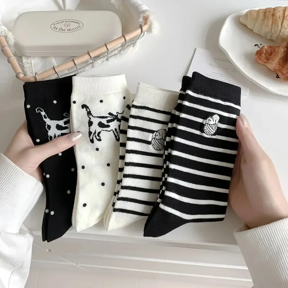

Черно-белые носки с вышивкой кота, женские милые носки в японском стиле Kawaii с героями мультфильмов, повседневные полосатые хлопковые эластичные длинные носки для девочек, модные
