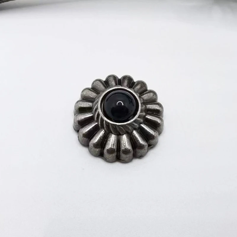 10 Stück Retro-Blumennieten, Chrysanthemen-Abzeichen, dekorative Metallknöpfe mit Schraubverschluss, Schnallen für DIY-Taschen und Kleidungszubehör – Detail 9
